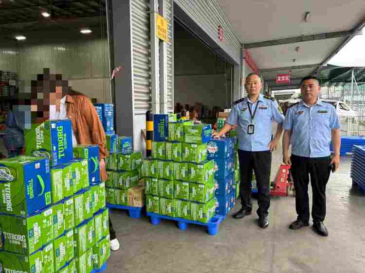 一批瓶盖打孔、标签刮擦的乐堡啤酒被查封