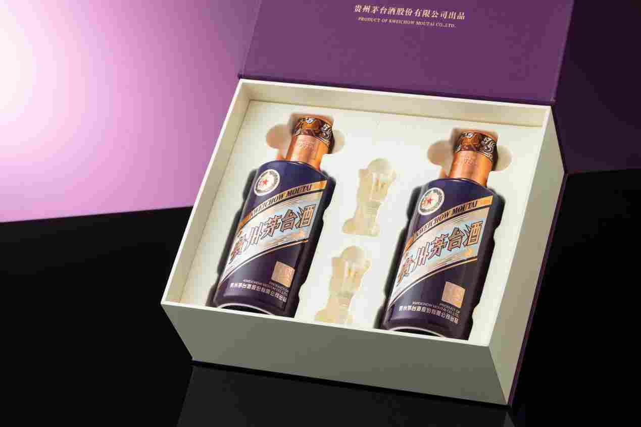 贵州茅台（丙午马年）生肖系列产品与贵州茅台酒（鼓乐飞天）亮相